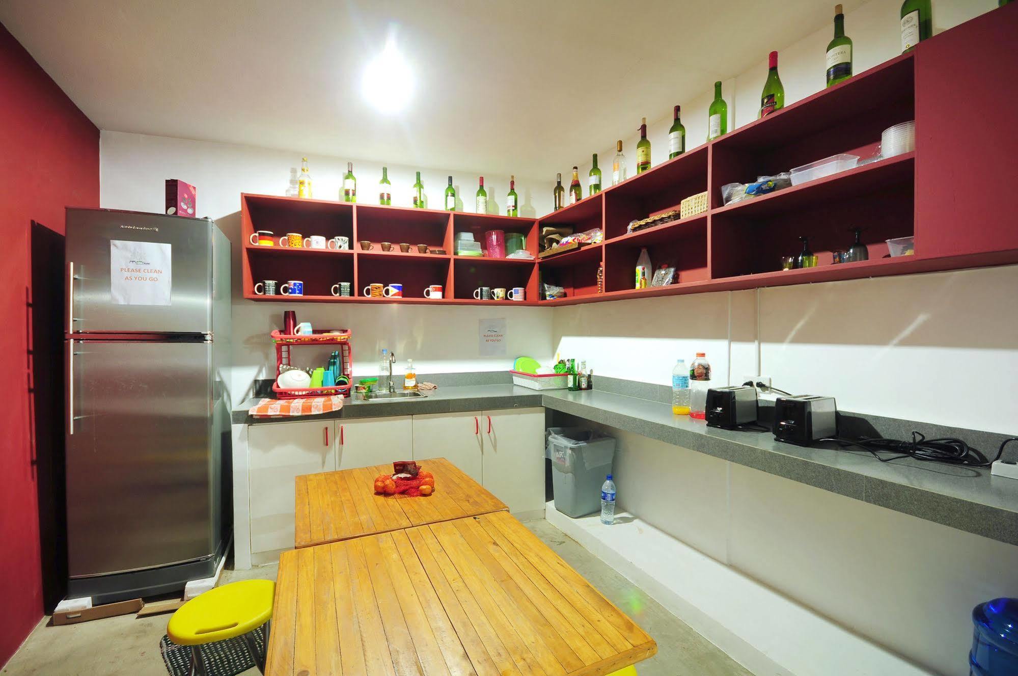 Mnl Boutique Hostel Makati City Екстер'єр фото