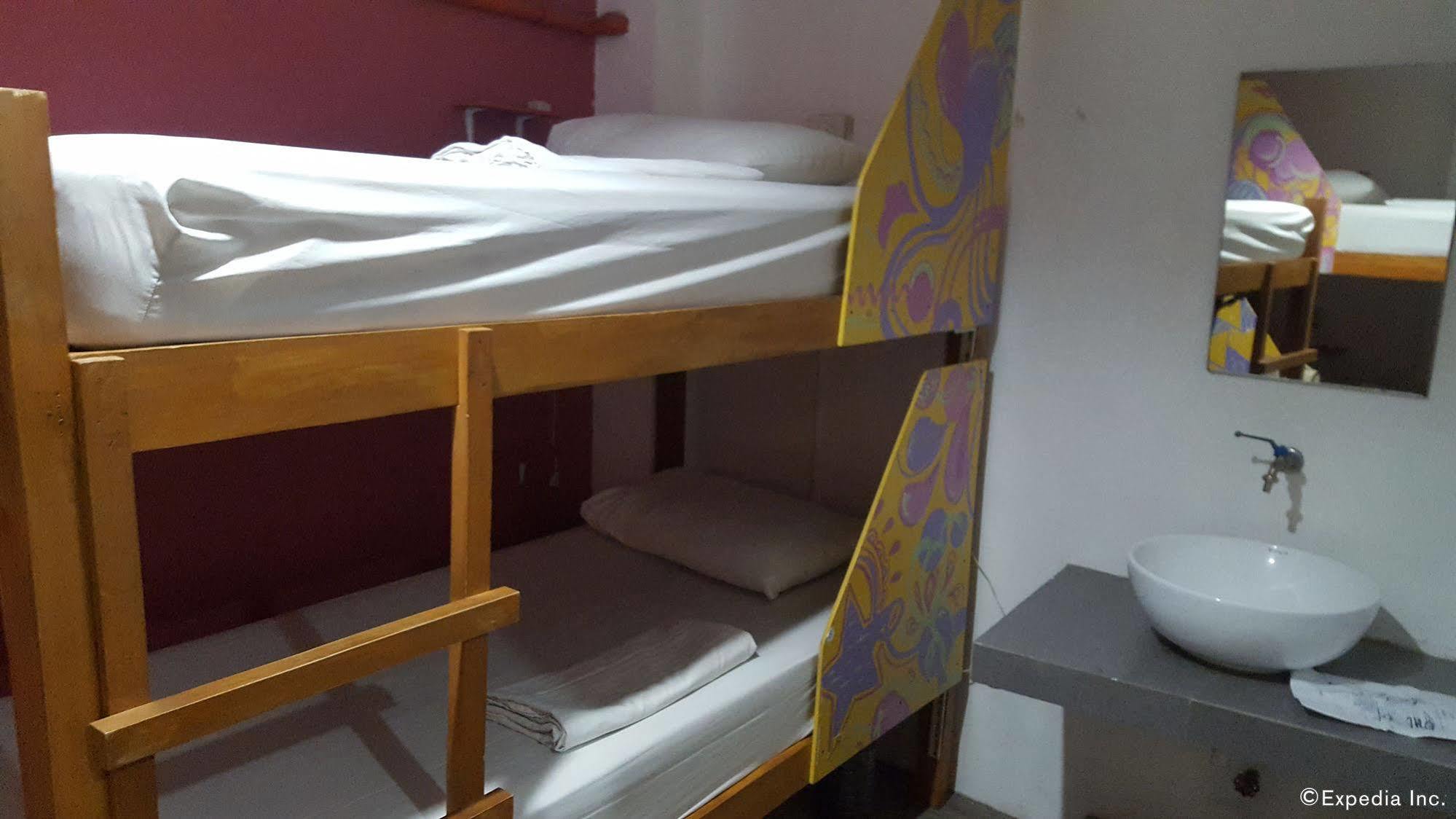 Mnl Boutique Hostel Makati City Екстер'єр фото
