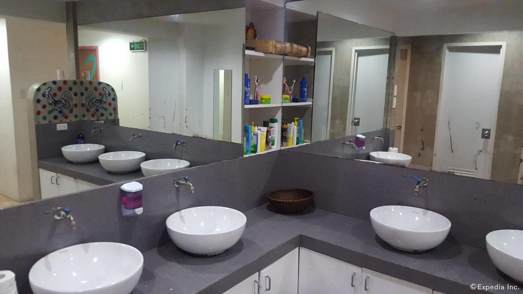 Mnl Boutique Hostel Makati City Екстер'єр фото